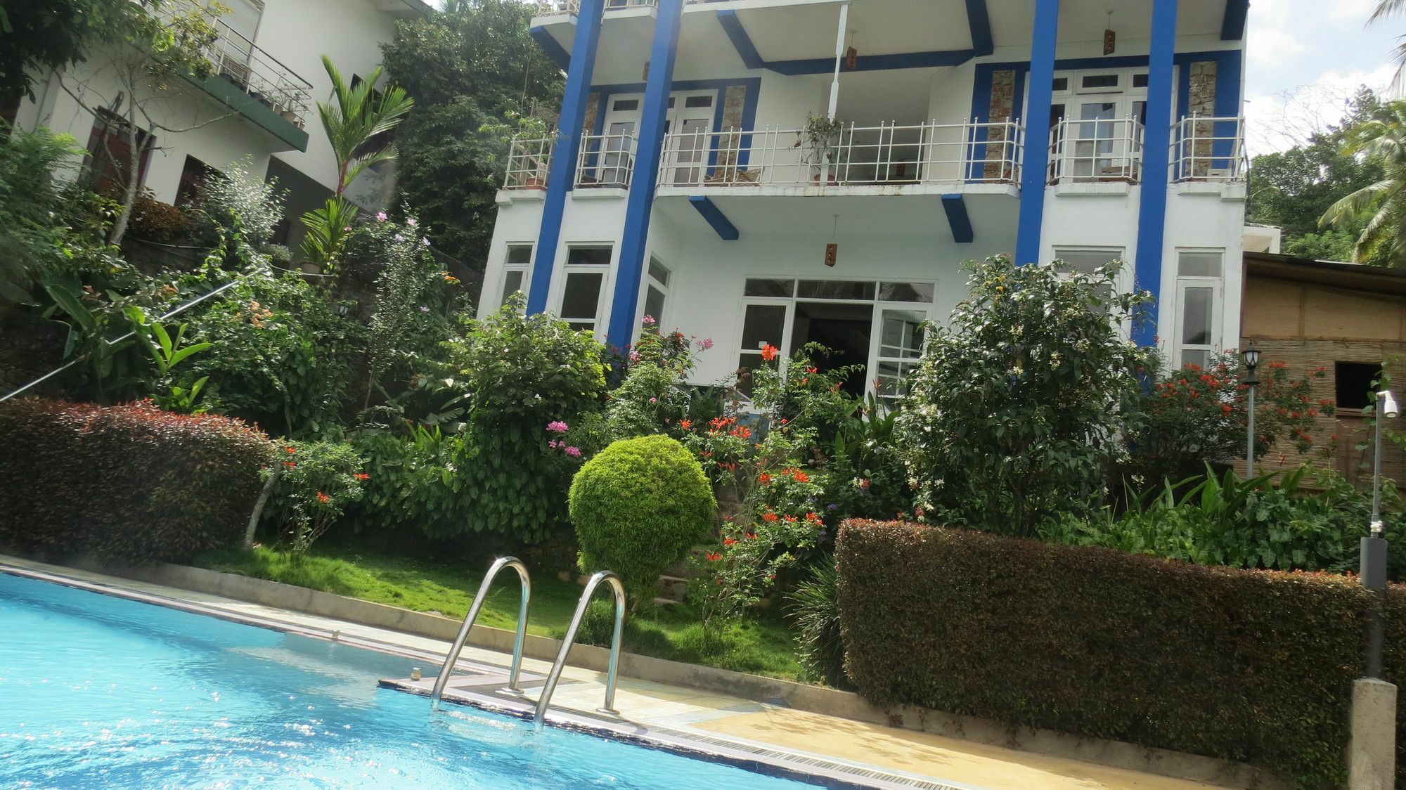The Change Hotel Kandy Exterior foto